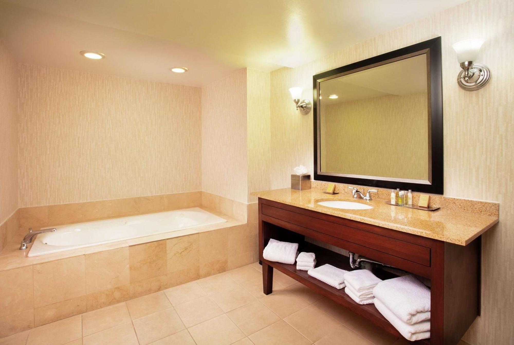 Doubletree By Hilton Hotel Columbia Esterno foto